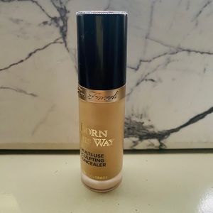 Too faced Concealer in Almond shape